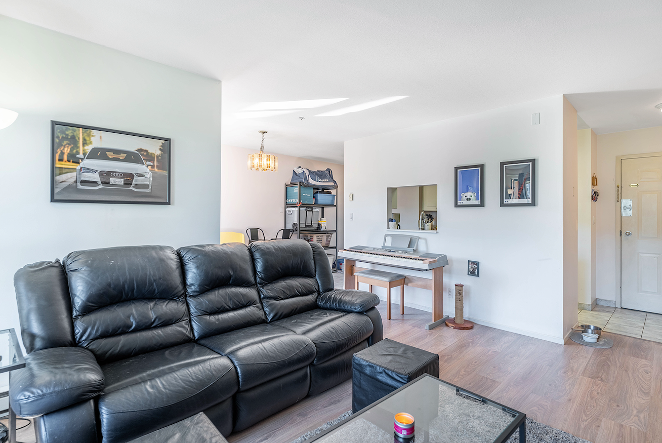 #307 223 Mountain Hwy, North Vancouver